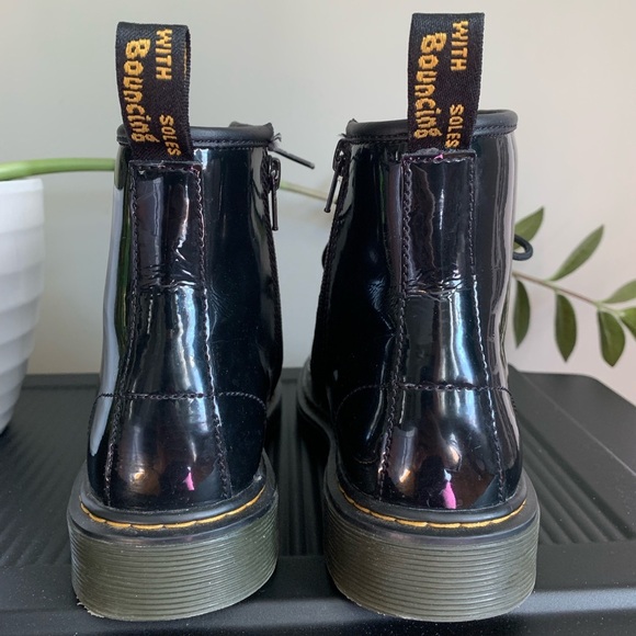 DR MARTENS JUNIOR 1460 DELANEY BLACK PATENT LEATHER LACE UP ZIP BOOTS size 4 - Picture 4 of 9